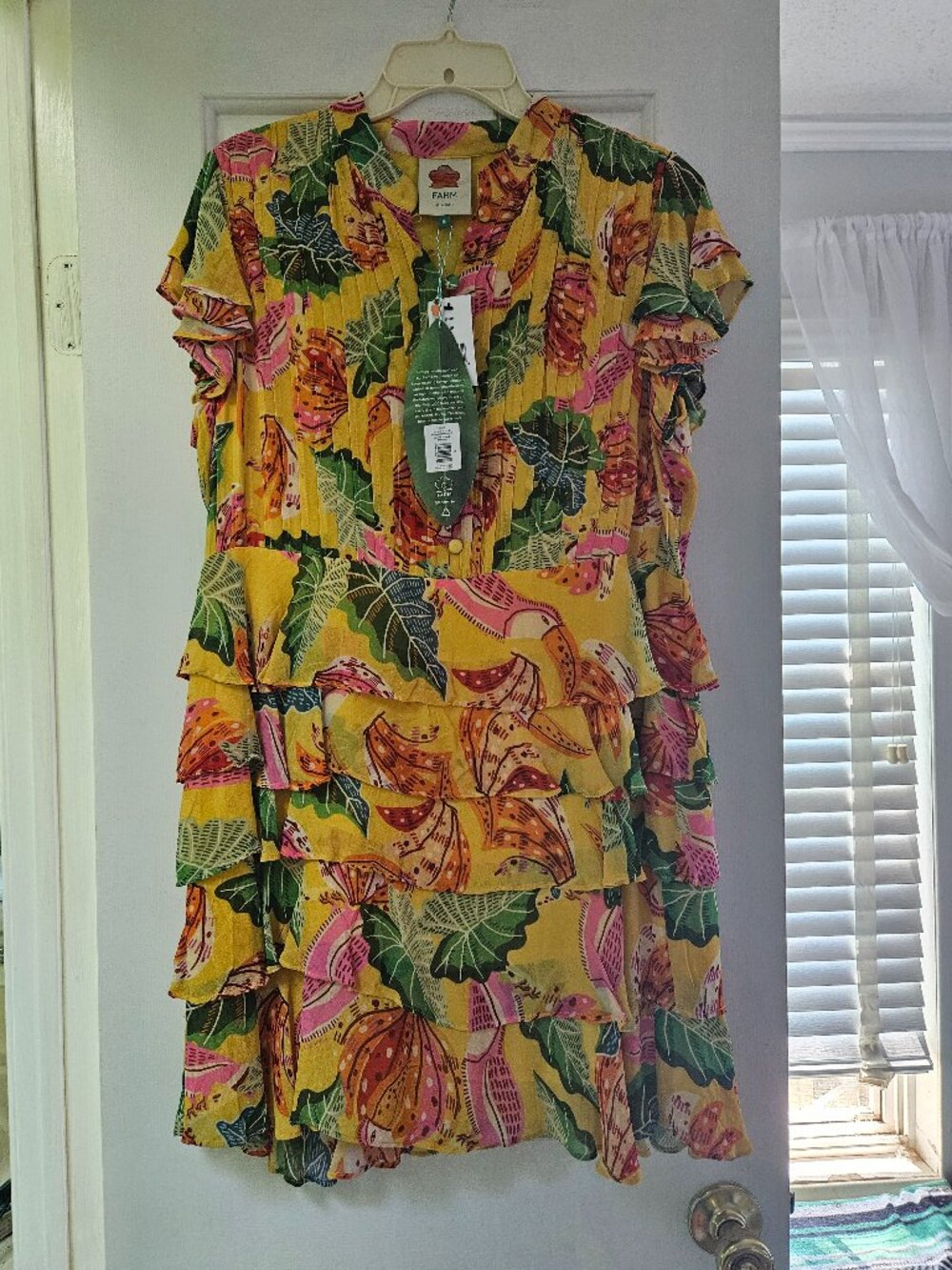 Lined Farm Rio Beaks and Bananas mid thigh with tags